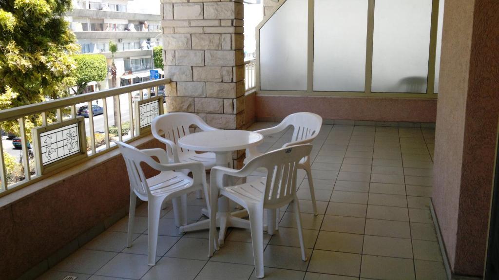 Chrysanthos Boutique Apartments Лимасол Екстериор снимка