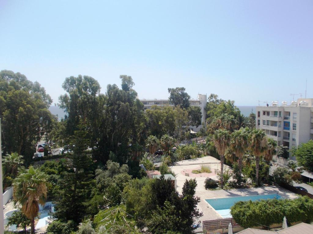 Chrysanthos Boutique Apartments Лимасол Екстериор снимка