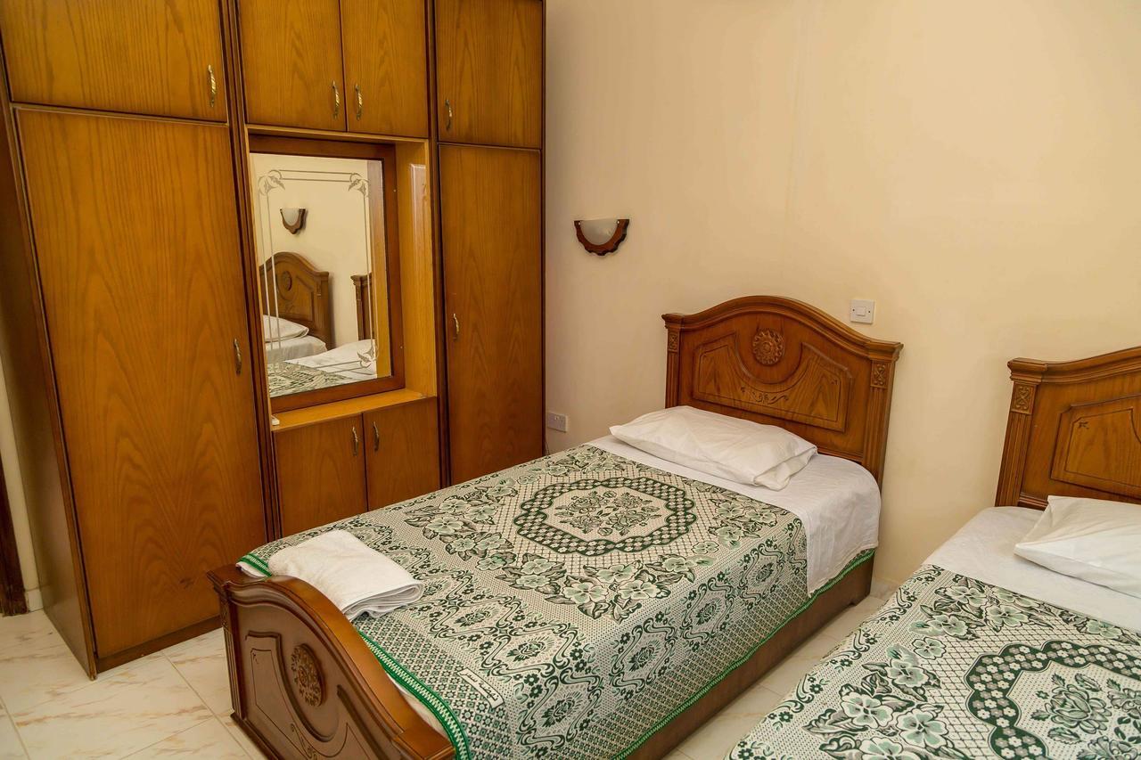 Chrysanthos Boutique Apartments Лимасол Екстериор снимка