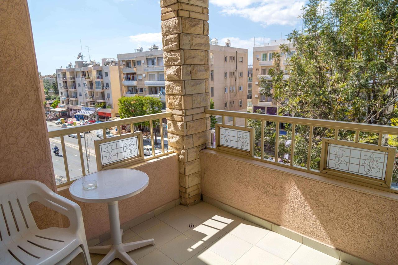 Chrysanthos Boutique Apartments Лимасол Екстериор снимка