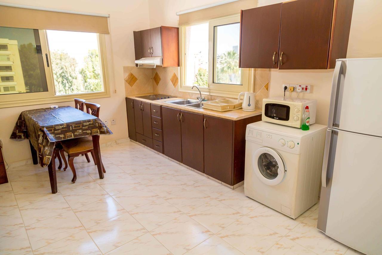 Chrysanthos Boutique Apartments Лимасол Екстериор снимка