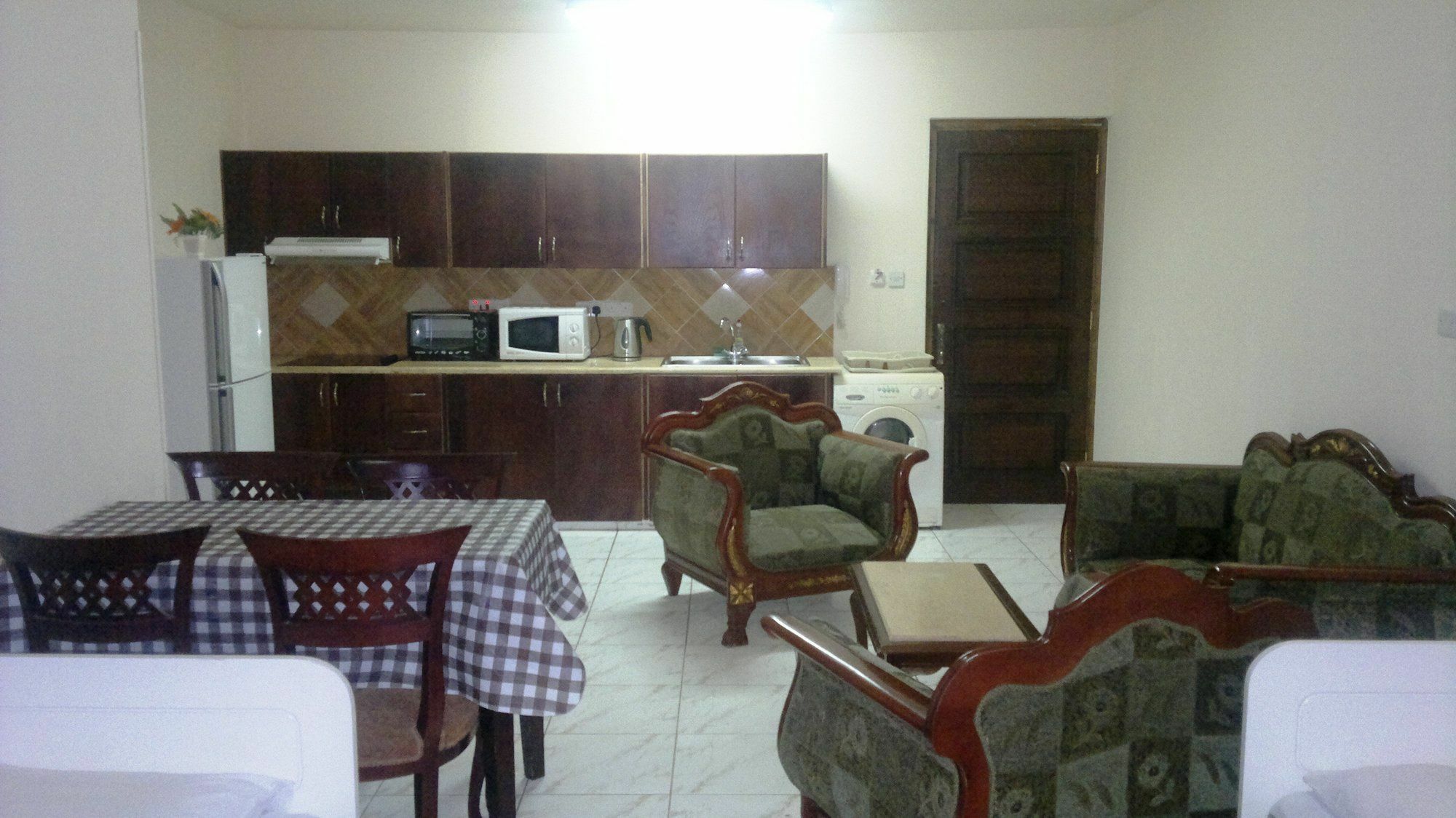 Chrysanthos Boutique Apartments Лимасол Екстериор снимка