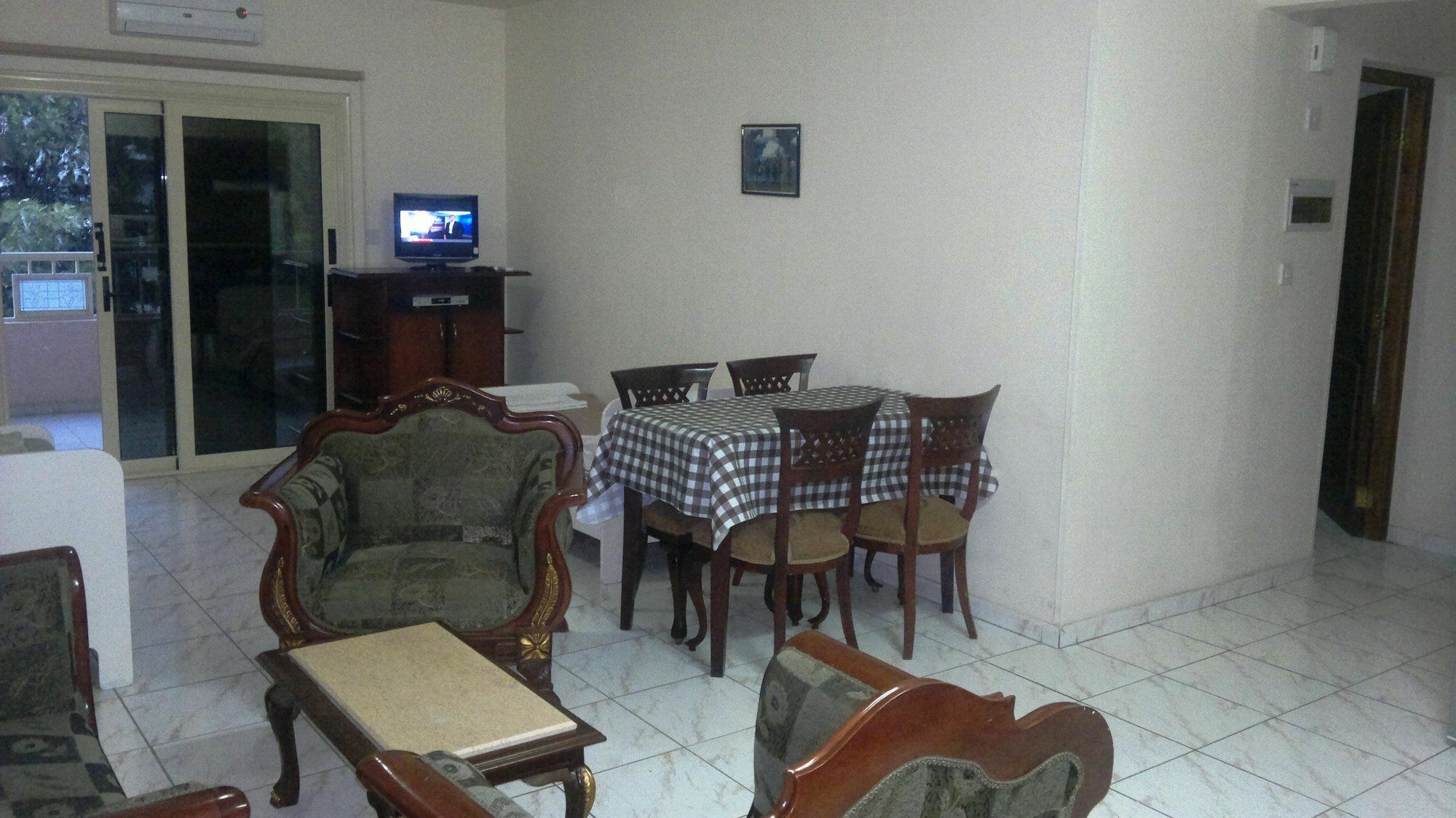 Chrysanthos Boutique Apartments Лимасол Екстериор снимка