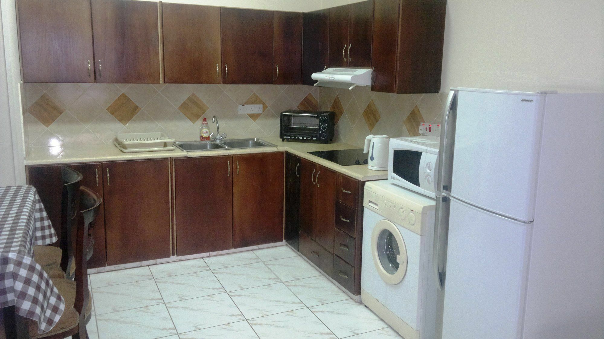 Chrysanthos Boutique Apartments Лимасол Екстериор снимка