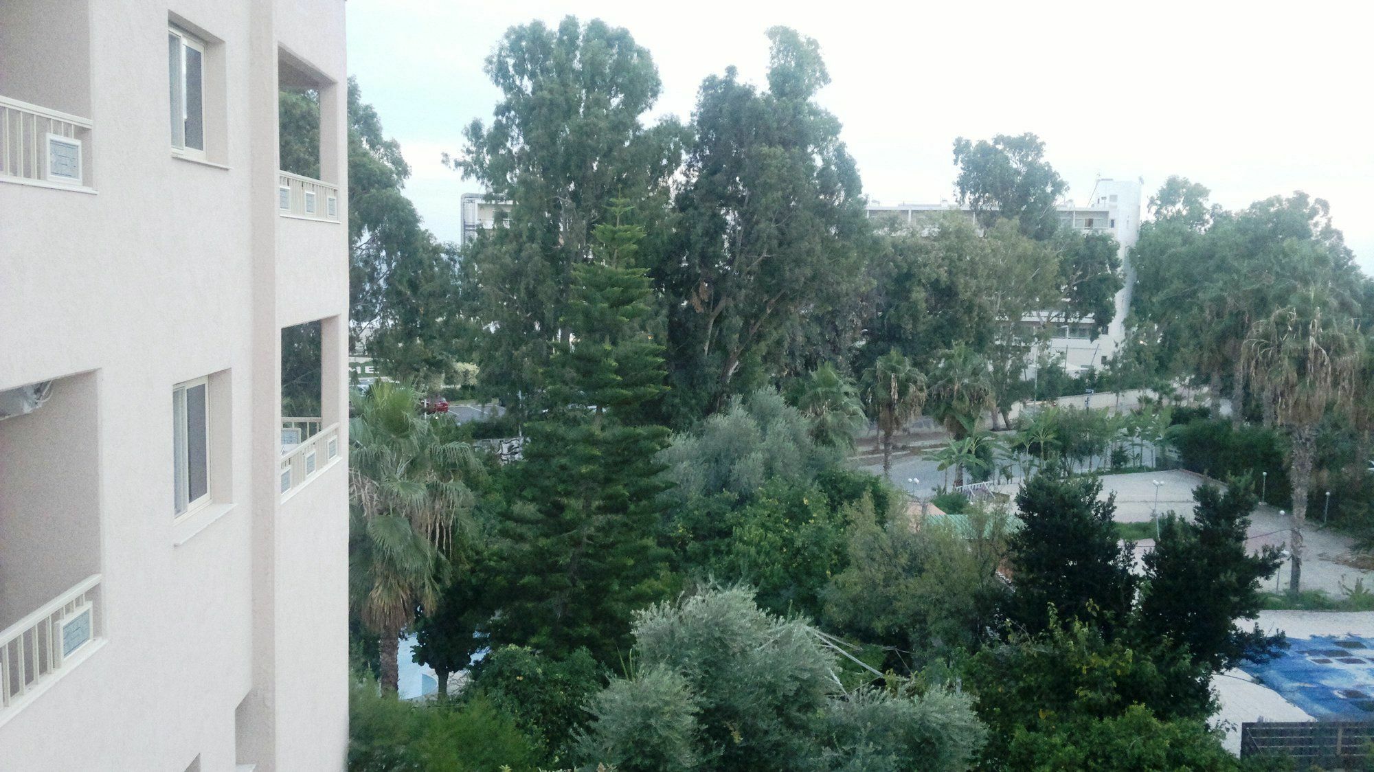 Chrysanthos Boutique Apartments Лимасол Екстериор снимка